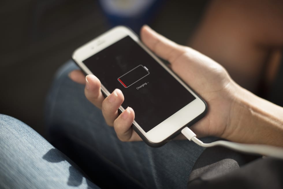 Iphoneの電池の減りが異常に早い 原因と対処法は バッテリー交換方法 長持ちする設定 Simチェンジ
