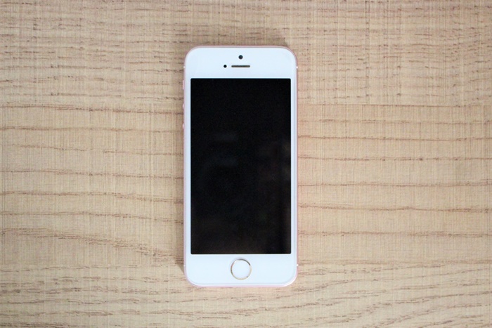 iPhone SEがセットで購入できる格安SIMを紹介！おトクに購入する方法や注意点は？各格安SIMの料金を比較！ - SIMチェンジ
